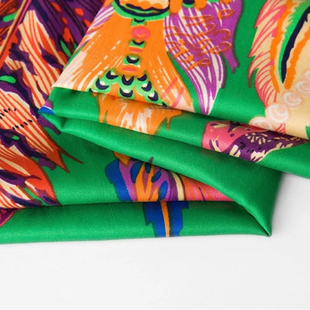 NWT 100% PURE SILK PRINT SQUARE SCARF BIG STOLEN SHAWL - Picture 5 of 12